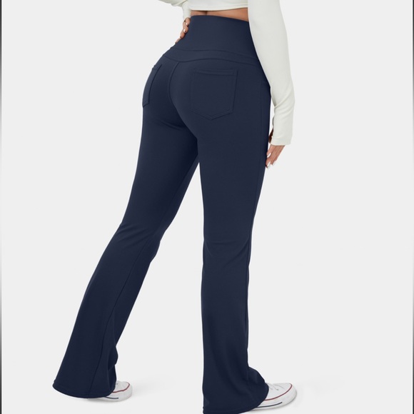 High Waisted Back Pocket Flare Yoga Leggings | Halara - Picture 2 of 7
